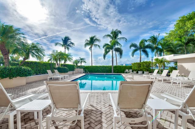 250 Bradley Place # 504, Palm Beach FL 33480 - Palm Beach, FL - Photo 3