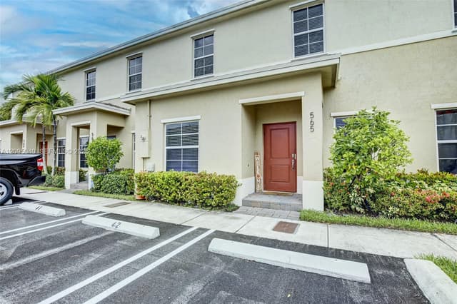 565 NE 5th Pl, Florida City FL 33034 - Florida City, FL - Photo 3
