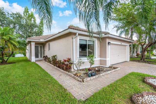 11817 SW 7th St, Pembroke Pines FL 33025 - Pembroke Pines, FL - Photo 3