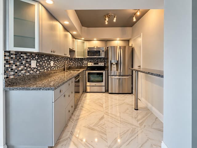 300 Bayview Dr # 2014, Sunny Isles Beach FL 33160 - Sunny Isles Beach, FL - Photo 4