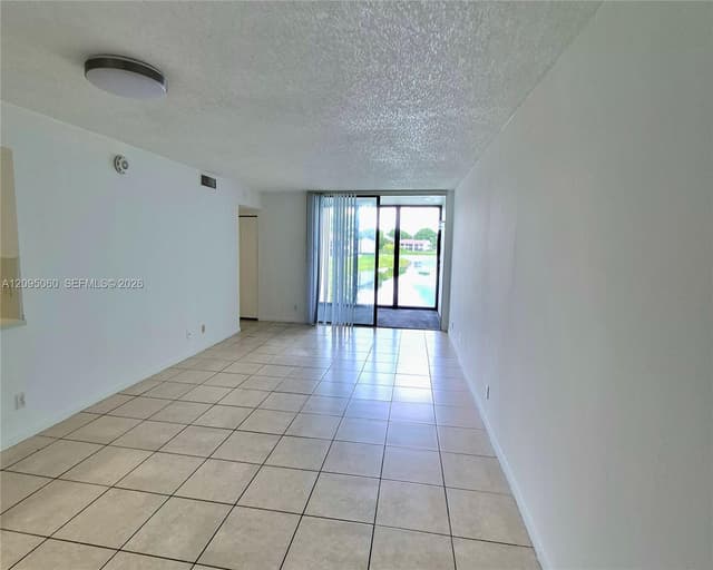 210 Lake Pointe Dr # 210, Oakland Park FL 33309 - Oakland Park, FL - Photo 3