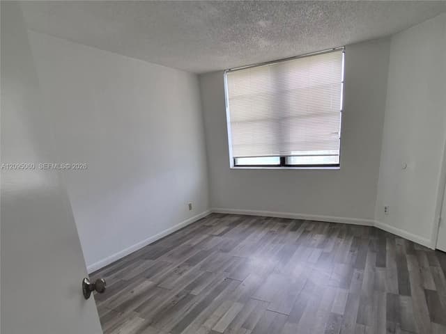 210 Lake Pointe Dr # 210, Oakland Park FL 33309 - Oakland Park, FL - Photo 4