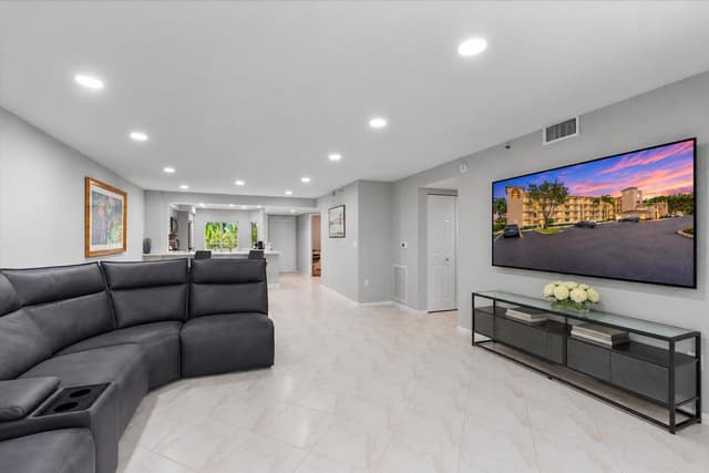 5749 Gemstone Court, Boynton Beach FL 33437 - Boynton Beach, FL - Photo 5