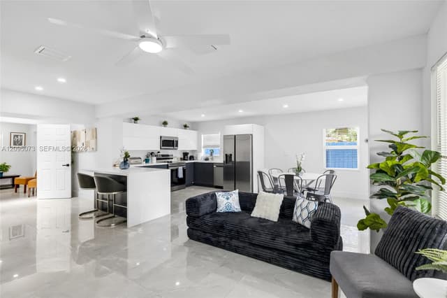 1137 SW 8th Ter, Fort Lauderdale FL 33315 - Fort Lauderdale, FL - Photo 2