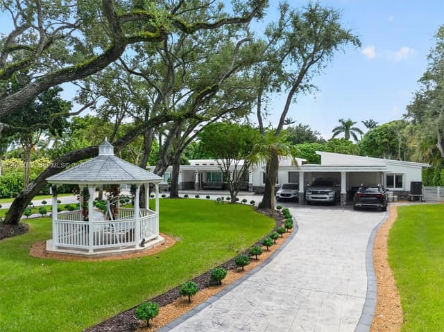 6750 SW 74th St, South Miami FL 33143 - South Miami, FL - Photo 2