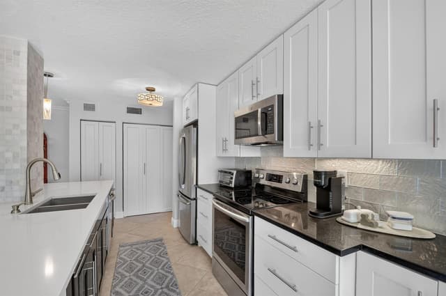103 Half Moon Circle # C1, Hypoluxo FL 33462 - Hypoluxo, FL - Photo 6
