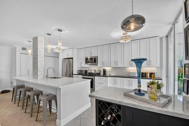 103 Half Moon Circle # C1, Hypoluxo FL 33462 - Hypoluxo, FL - Photo 5