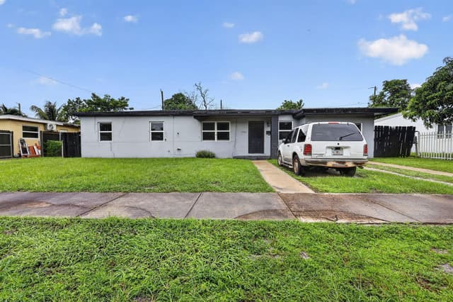 19320 NW 6TH Court, Miami Gardens FL 33169 - Miami Gardens, FL - Photo 2