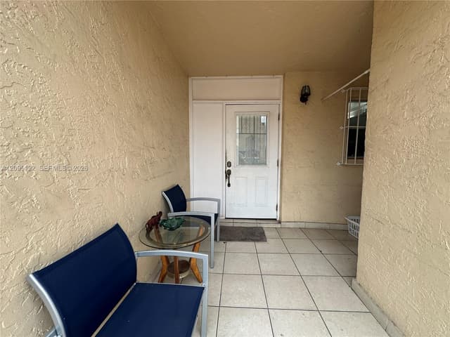 1103 W 39th Ter # 20, Hialeah FL 33012 - Hialeah, FL - Photo 2