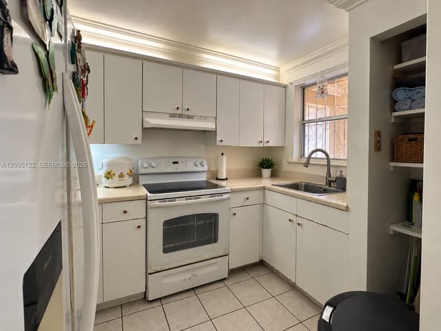 1103 W 39th Ter # 20, Hialeah FL 33012 - Hialeah, FL - Photo 3