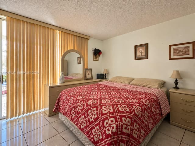 1103 W 39th Ter # 20, Hialeah FL 33012 - Hialeah, FL - Photo 5