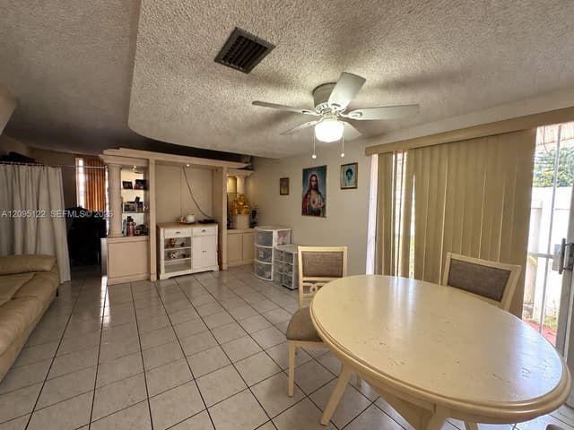 1103 W 39th Ter # 20, Hialeah FL 33012 - Hialeah, FL - Photo 4