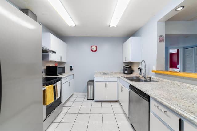 8847 Cleary Boulevard, Plantation FL 33324 - Plantation, FL - Photo 6