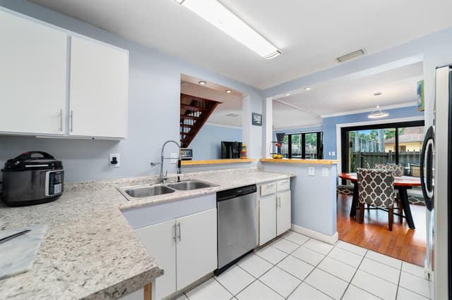 8847 Cleary Boulevard, Plantation FL 33324 - Plantation, FL - Photo 7