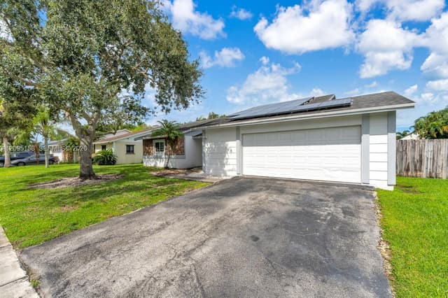 1661 N Goldeneye Ln, Homestead FL 33035 - Homestead, FL - Photo 3