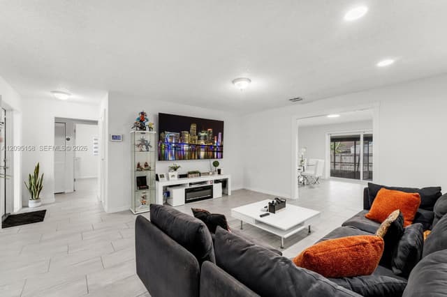 1661 N Goldeneye Ln, Homestead FL 33035 - Homestead, FL - Photo 5