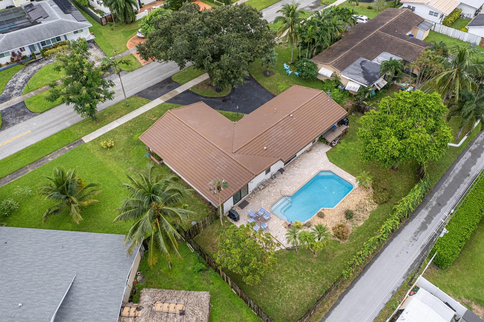 720 N CRESCENT Drive, Hollywood FL 33021 - Hollywood, FL - Photo 1