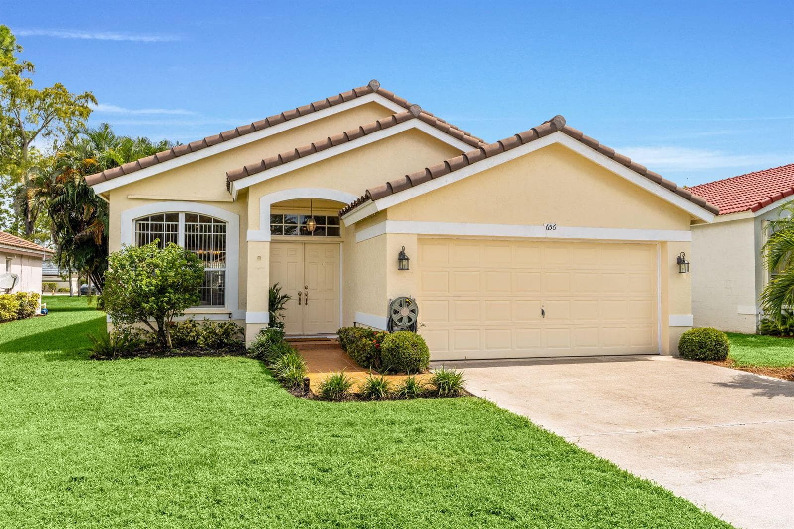 656 LAKE WELLINGTON Drive, Wellington FL 33414 - Wellington, FL - Photo 1