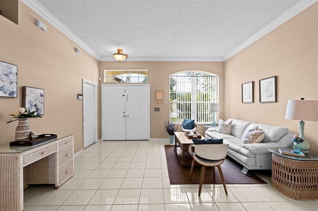 656 LAKE WELLINGTON Drive, Wellington FL 33414 - Wellington, FL - Photo 4