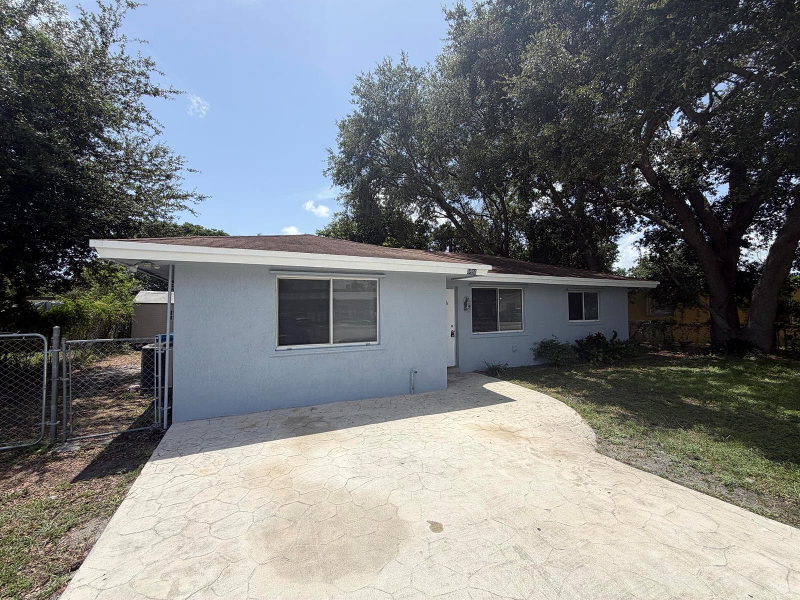 5900 SW 26TH Street, West Park FL 33023