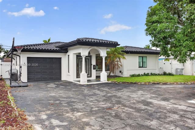 2545 SE 2nd Ct, Pompano Beach FL 33062 - Pompano Beach, FL - Photo 2