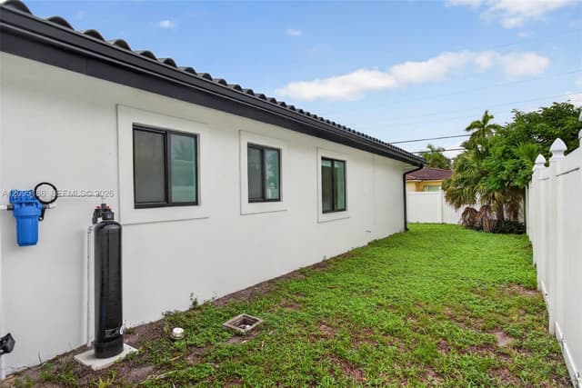 2545 SE 2nd Ct, Pompano Beach FL 33062 - Pompano Beach, FL - Photo 6