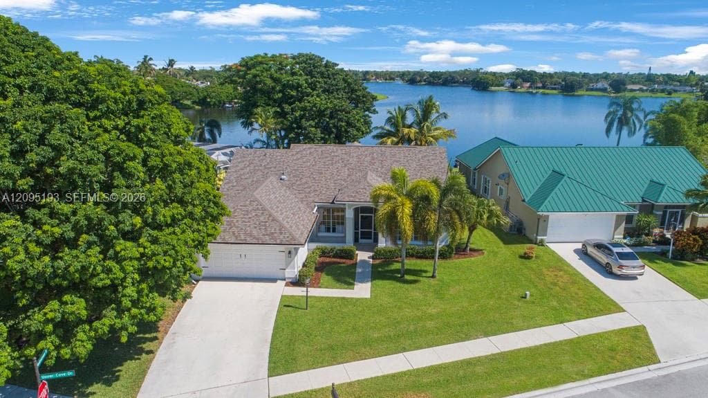12911 Upper Cove Dr, Wellington FL 33414