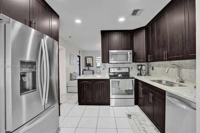 11540 SW 187th St, Miami FL 33157 - Miami, FL - Photo 3