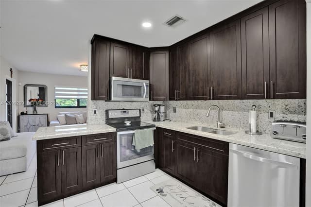11540 SW 187th St, Miami FL 33157 - Miami, FL - Photo 4