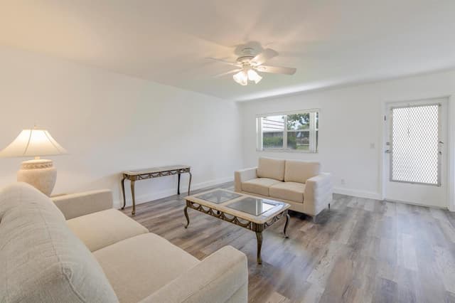 189 Valencia H, Delray Beach FL 33446 - Delray Beach, FL - Photo 3