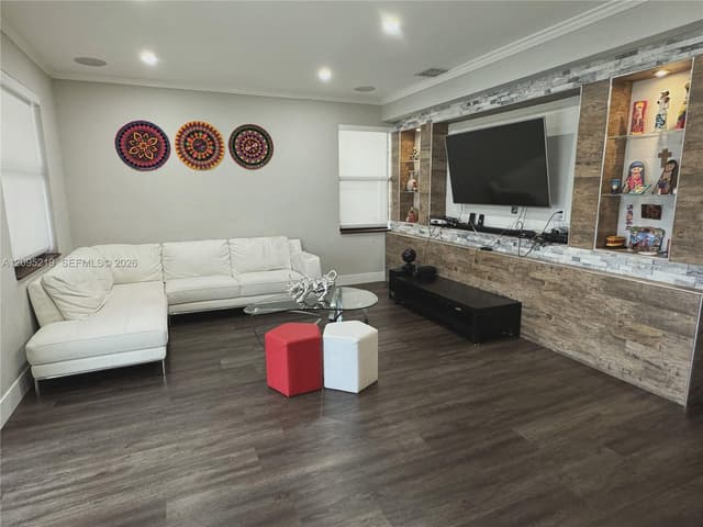 8818 W 33 RD Ave, Hialeah FL 33018 - Hialeah, FL - Photo 6