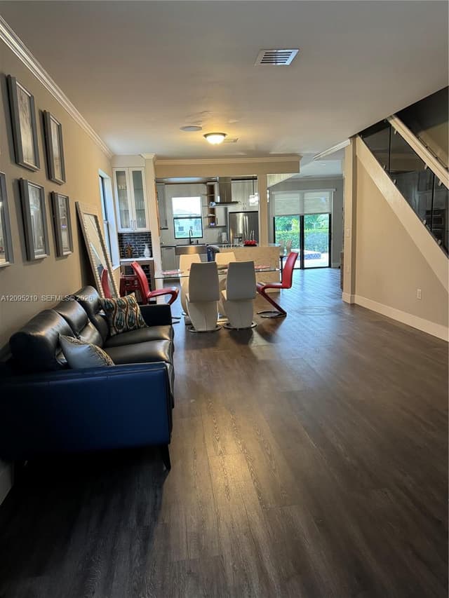 8818 W 33 RD Ave, Hialeah FL 33018 - Hialeah, FL - Photo 7