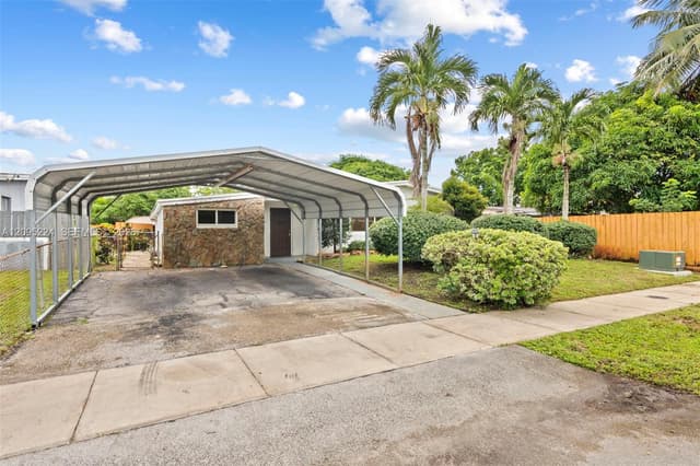 3711 SW 39th Ave, West Park FL 33023 - West Park, FL - Photo 2
