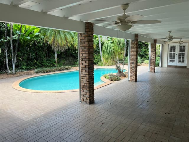 18032 SW 82nd Ct, Palmetto Bay FL 33157 - Palmetto Bay, FL - Photo 7