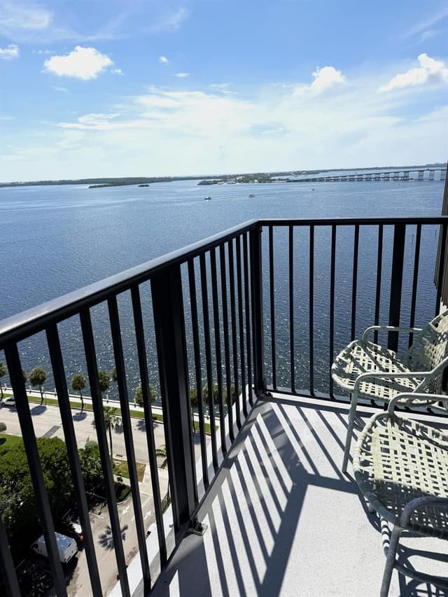 1450 BRICKELL BAY Drive # 1702, Miami FL 33131 - Miami, FL - Photo 4