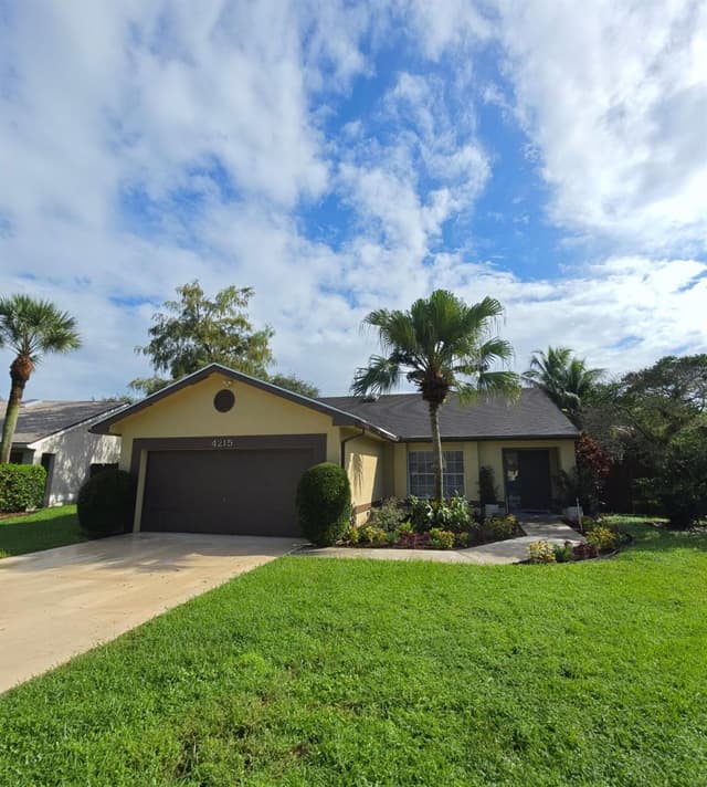 4215 Green Forest Way, Boynton Beach FL 33436 - Boynton Beach, FL - Photo 2
