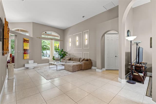 13831 NW 16th St, Pembroke Pines FL 33028 - Pembroke Pines, FL - Photo 2