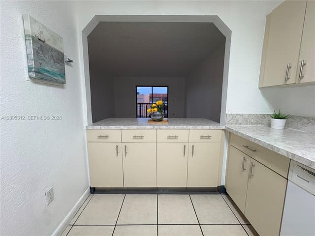 6130 W 19th Ave # 309, Hialeah FL 33012 - Hialeah, FL - Photo 3