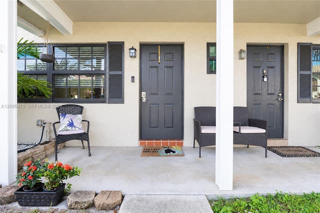 1046 NW 107th Ave, Pembroke Pines FL 33026 - Pembroke Pines, FL - Photo 2