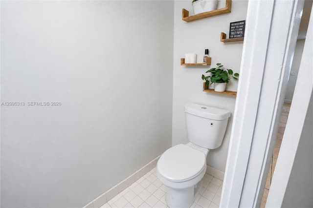 1046 NW 107th Ave, Pembroke Pines FL 33026 - Pembroke Pines, FL - Photo 7
