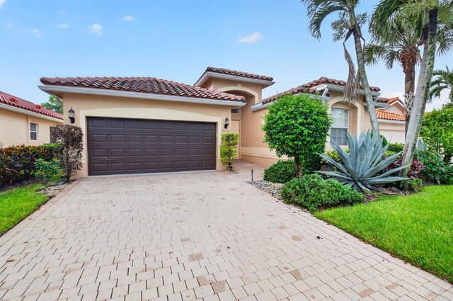 7128 Lombardy Street, Boynton Beach FL 33472 - Boynton Beach, FL - Photo 2