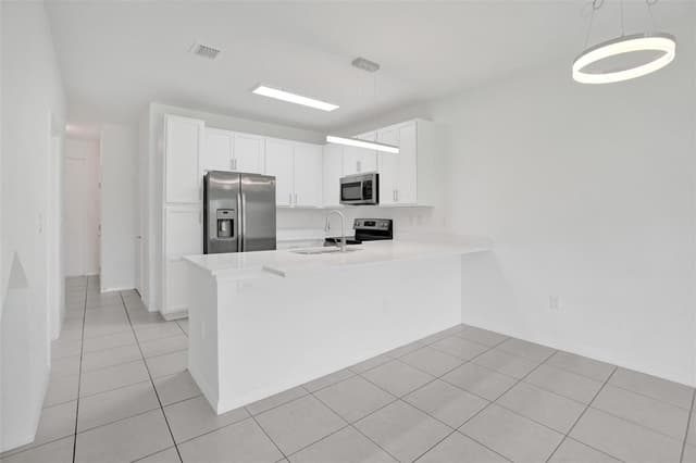 4748 SW 63rd Terrace, Davie FL 33314 - Davie, FL - Photo 3