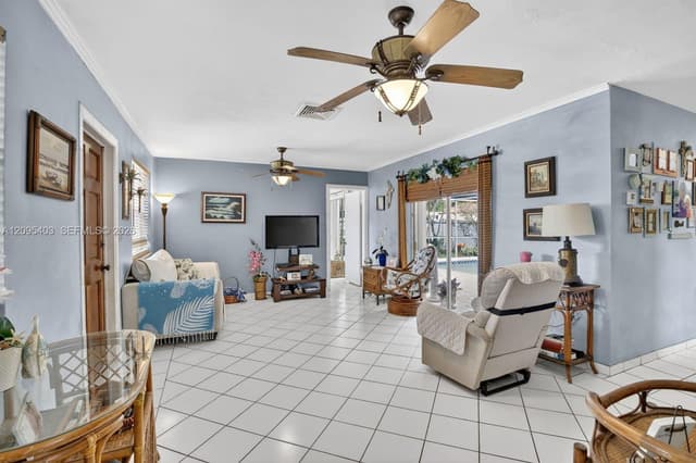7140 Meade St, Hollywood FL 33024 - Hollywood, FL - Photo 7