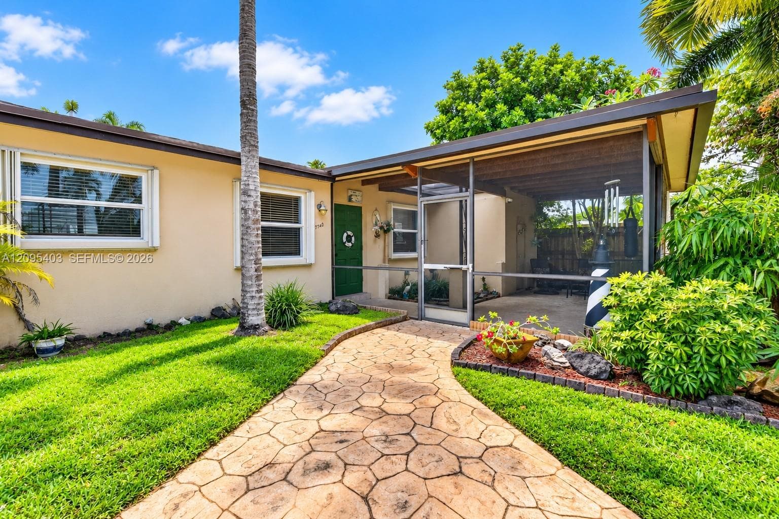 7140 Meade St, Hollywood FL 33024
