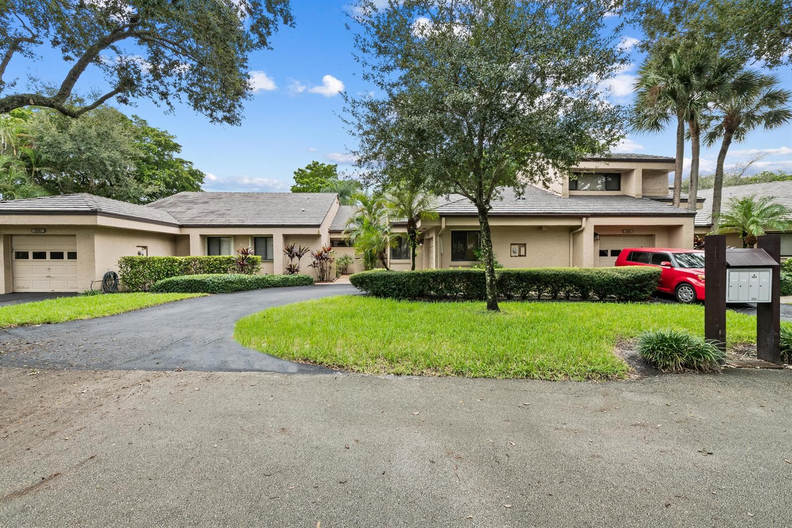 9212 CHELSEA Drive N, Plantation FL 33324 - Plantation, FL - Photo 1