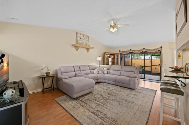 9212 CHELSEA Drive N, Plantation FL 33324 - Plantation, FL - Photo 5
