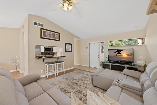 9212 CHELSEA Drive N, Plantation FL 33324 - Plantation, FL - Photo 4
