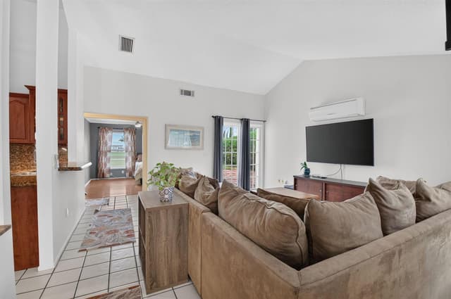 5504 COURTNEY Circle, Boynton Beach FL 33472 - Boynton Beach, FL - Photo 6