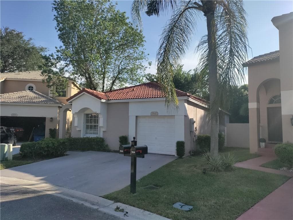 5845 EAGLE CAY Circle, Coconut Creek FL 33073