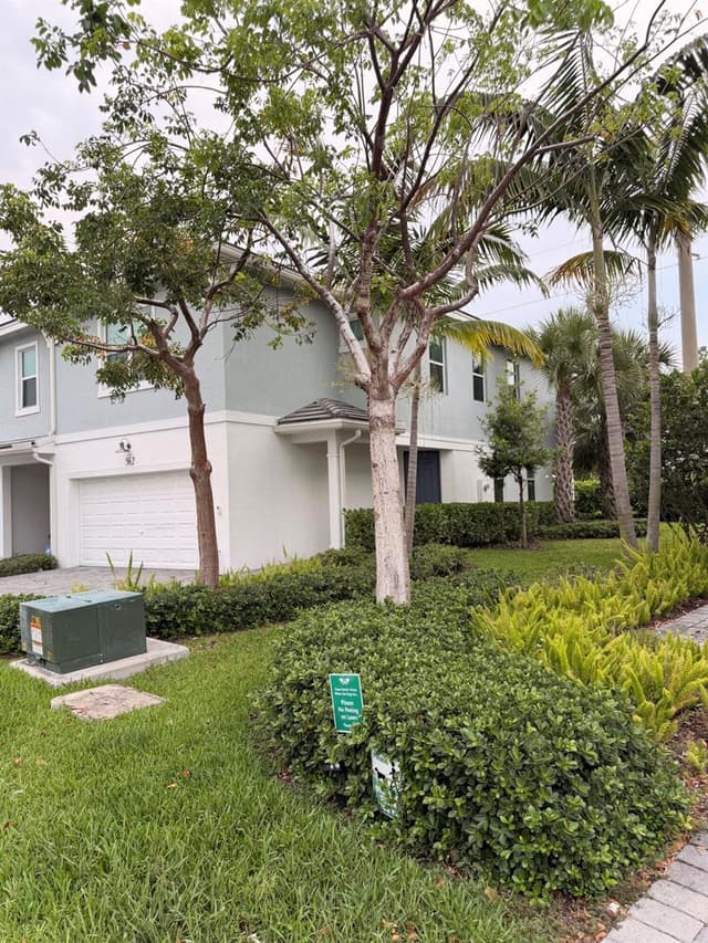 562 PARSONS Way, Deerfield Beach FL 33442 - Deerfield Beach, FL - Photo 2